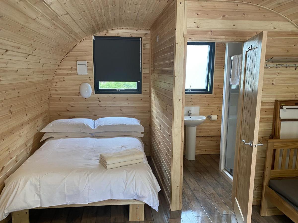 Earth Pod 2 Pet Friendly Villa Neath Exterior photo